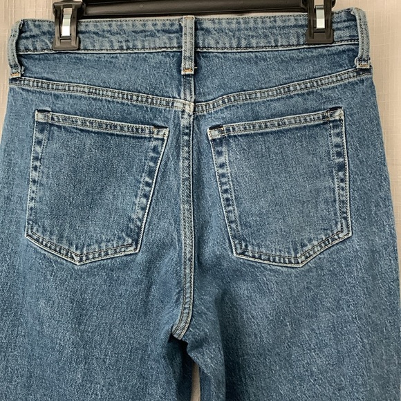 Free Assembly Women’s 90’s Straight Jeans sz 8 - Picture 3 of 7